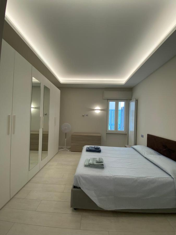 Casa Dante: Oneglia Centro-Marina-Spiagge Apartment Imperia Ngoại thất bức ảnh