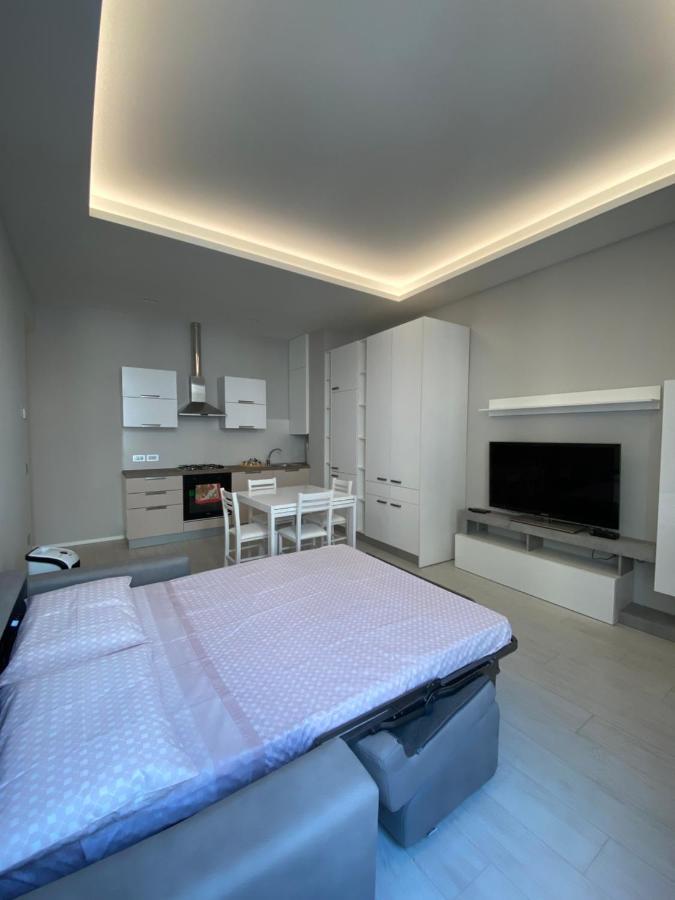Casa Dante: Oneglia Centro-Marina-Spiagge Apartment Imperia Ngoại thất bức ảnh