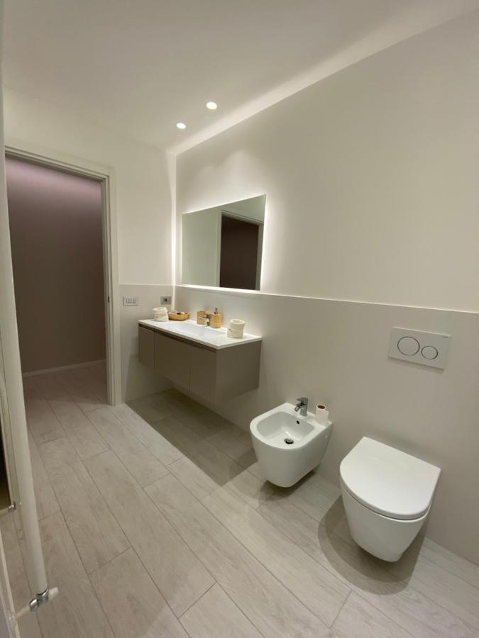 Casa Dante: Oneglia Centro-Marina-Spiagge Apartment Imperia Ngoại thất bức ảnh