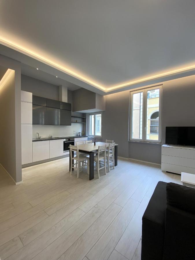 Casa Dante: Oneglia Centro-Marina-Spiagge Apartment Imperia Ngoại thất bức ảnh