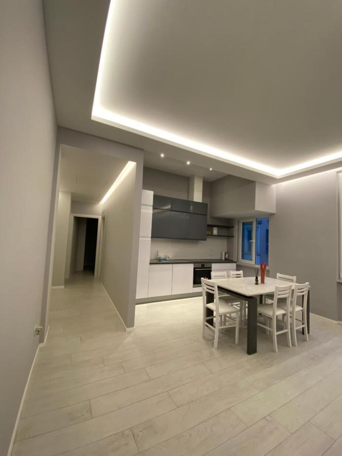 Casa Dante: Oneglia Centro-Marina-Spiagge Apartment Imperia Ngoại thất bức ảnh