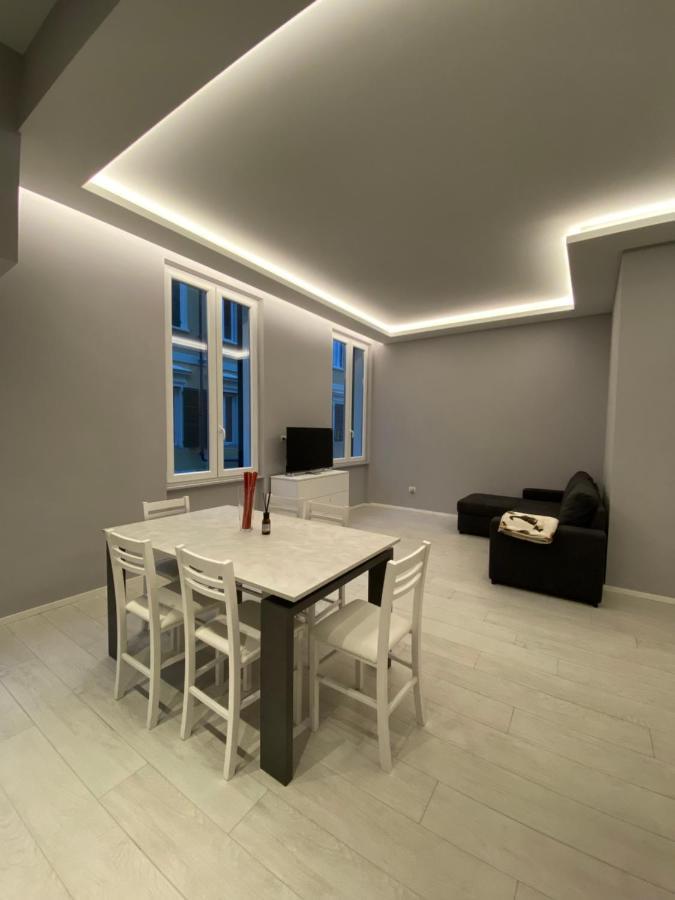 Casa Dante: Oneglia Centro-Marina-Spiagge Apartment Imperia Ngoại thất bức ảnh