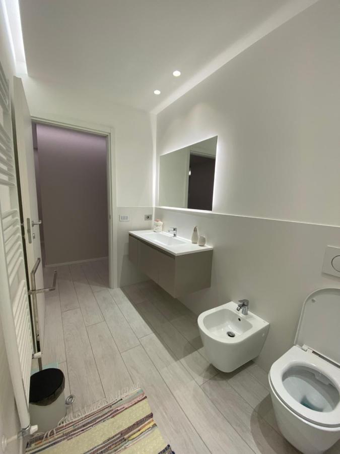 Casa Dante: Oneglia Centro-Marina-Spiagge Apartment Imperia Ngoại thất bức ảnh