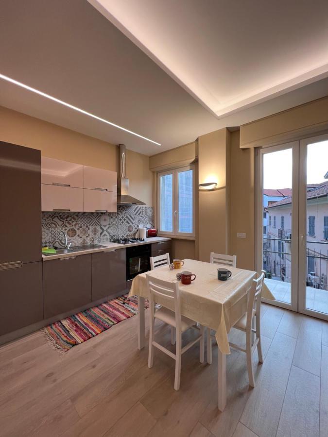Casa Dante: Oneglia Centro-Marina-Spiagge Apartment Imperia Ngoại thất bức ảnh