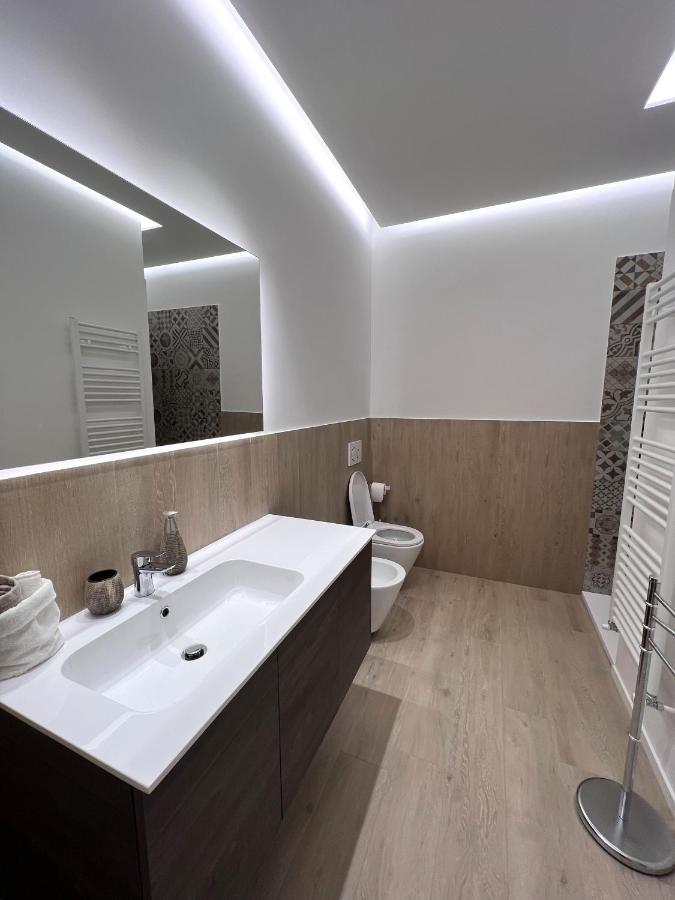 Casa Dante: Oneglia Centro-Marina-Spiagge Apartment Imperia Ngoại thất bức ảnh